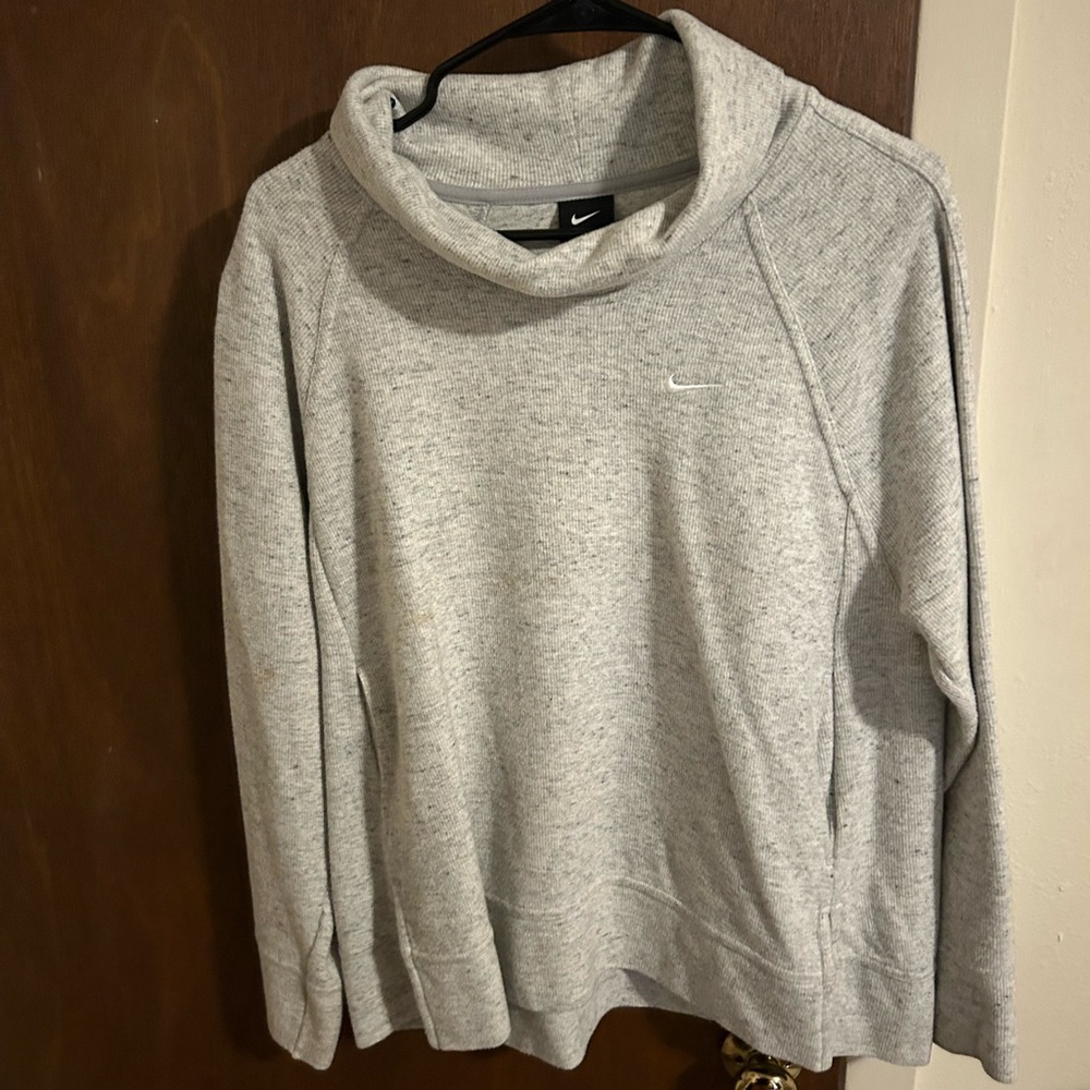 Nike Therma Fleece Cowl Neck
Sweatshirt